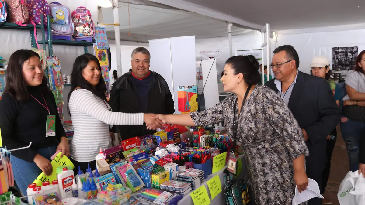 FERIA DE UTILES F WENDY (4)